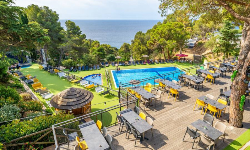 Camping with pool Costa Brava