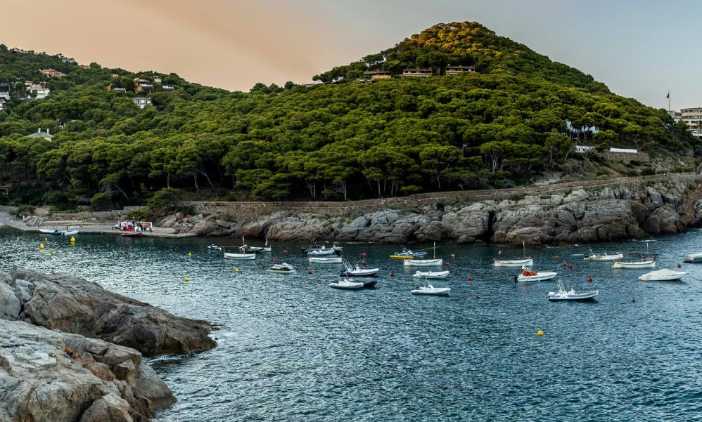 Begur: Discover a Charming Catalan Village, its Heritage, Coves ...