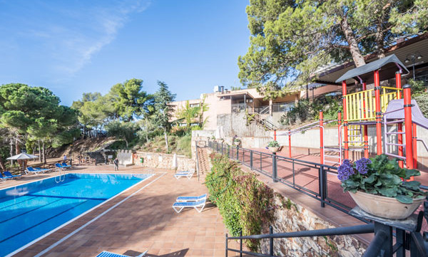 camping-cala-llevado-piscine-de-plein-air.jpg