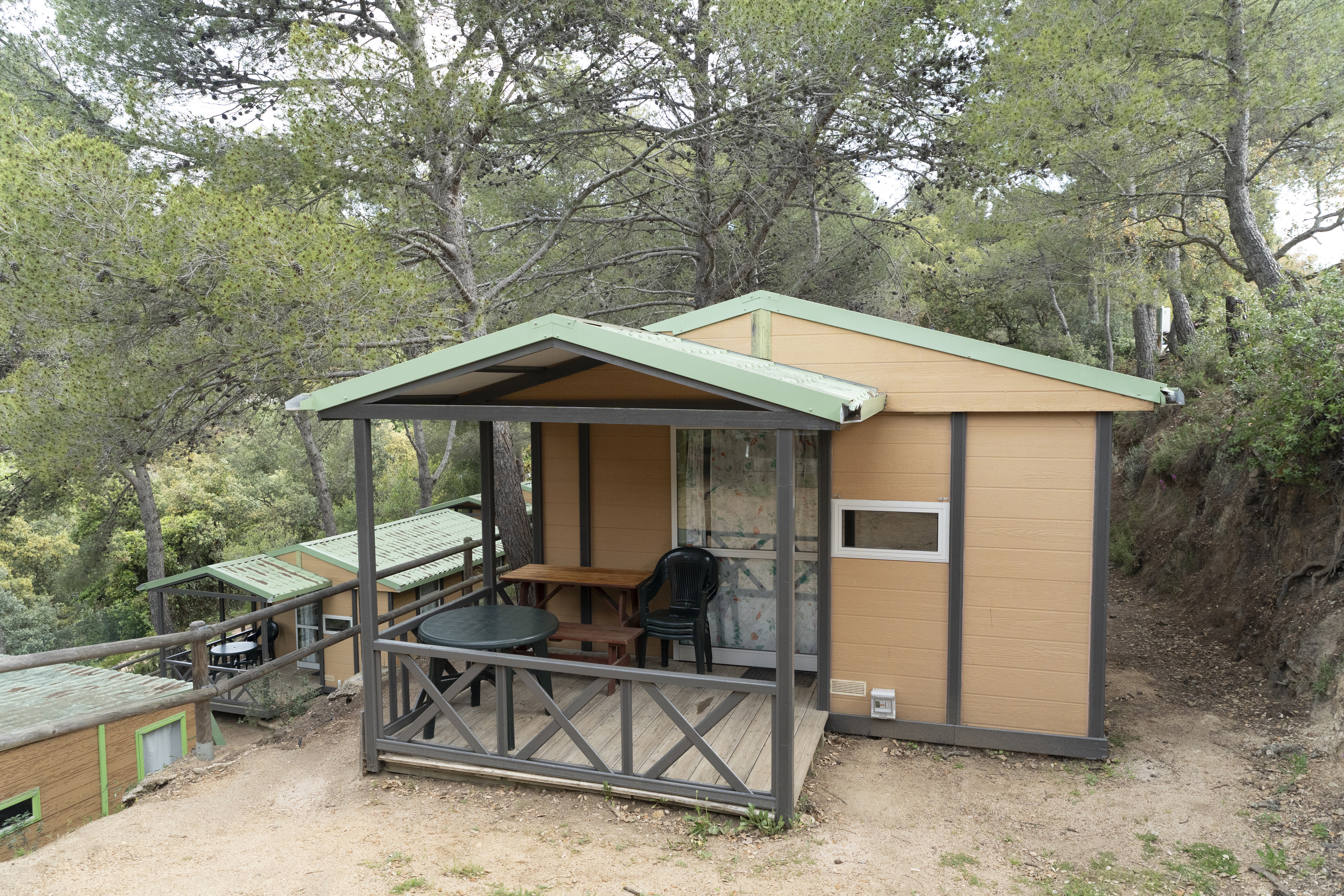 Chalet classique 2 chambres sans sanitaires réduit